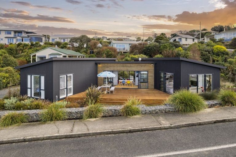 Photo of property in 46 Esplanade, Kaka Point, 9271