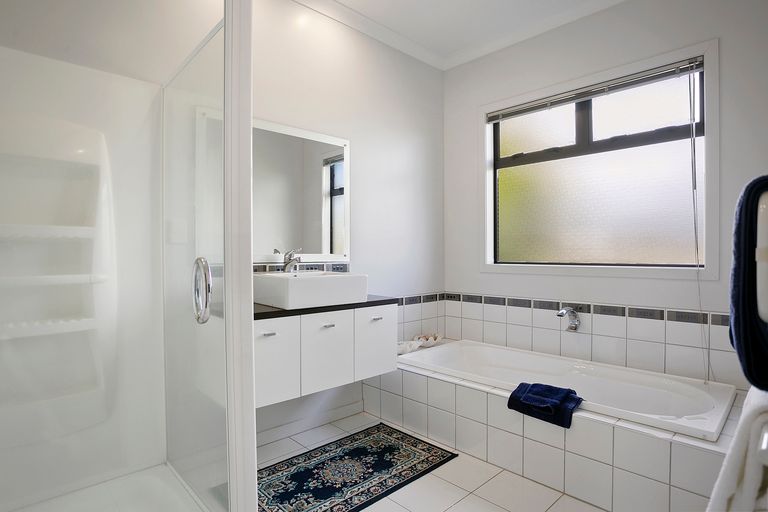 Photo of property in 19c Cooper Crescent, Cambridge, 3434