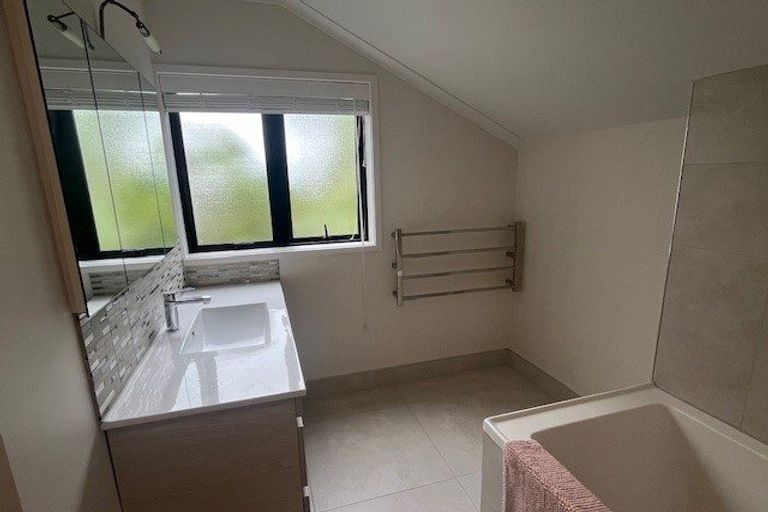 Photo of property in 62 Somerville Road, Shelly Park, Auckland, 2014