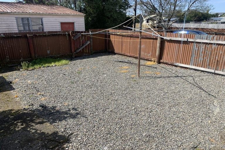 Photo of property in 98 Pembroke Street, Carterton, 5713