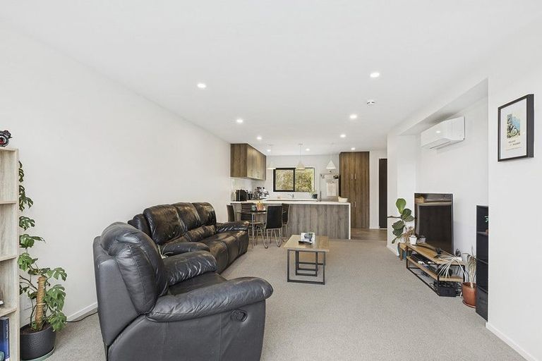 Photo of property in 21 Holystone Road, Whitby, Porirua, 5024