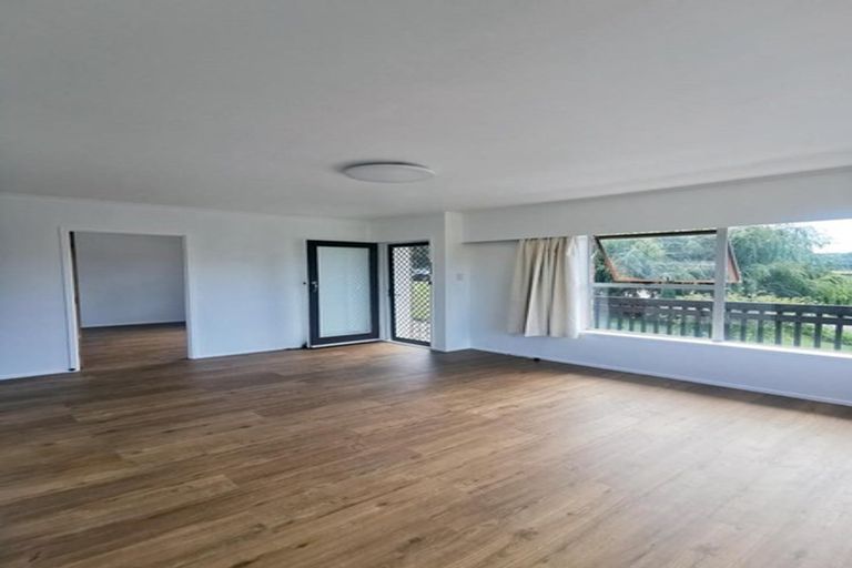 Photo of property in 2/20 Nigel Road, Browns Bay, Auckland, 0630