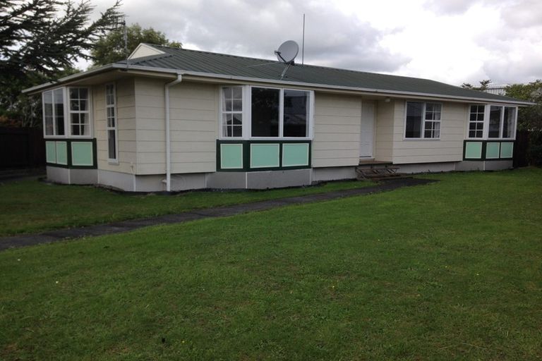 Photo of property in 52 Acacia Street, Kelvin Grove, Palmerston North, 4414