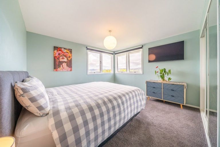 Photo of property in 61 Mana View Road, Paremata, Porirua, 5026