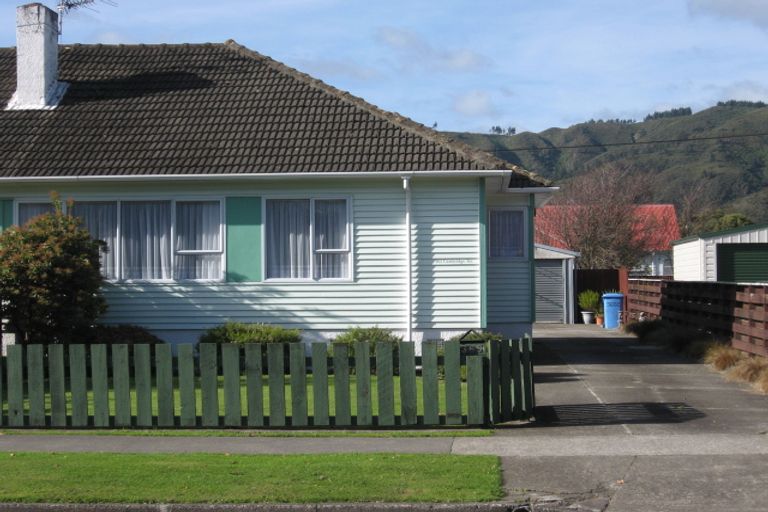 Photo of property in 365 Cambridge Terrace, Naenae, Lower Hutt, 5011