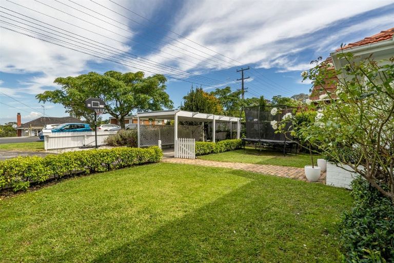 Photo of property in 1/121 Ocean View Road, Hillcrest, Auckland, 0627