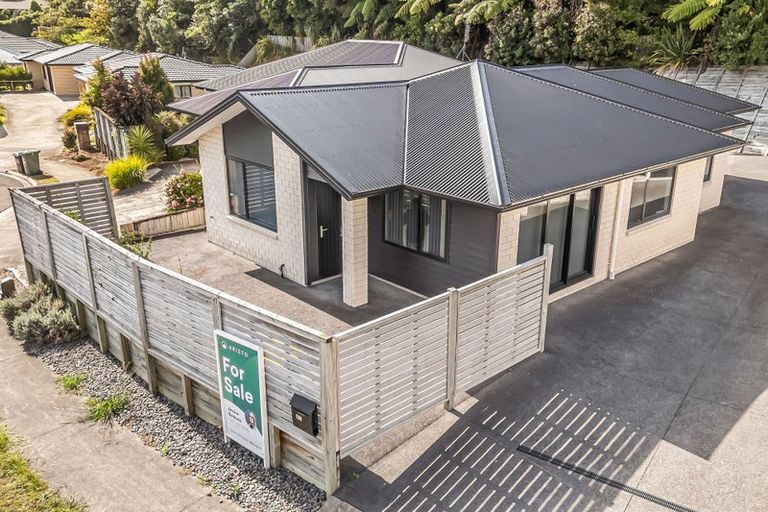 Photo of property in 8a Frederick Place, Whalers Gate, New Plymouth, 4310