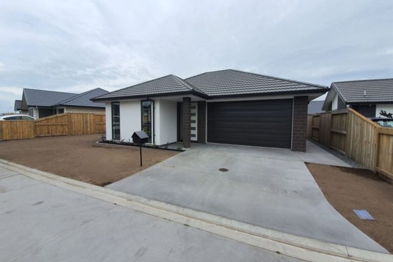 Photo of property in 5 Plate Lane, Papamoa, 3118