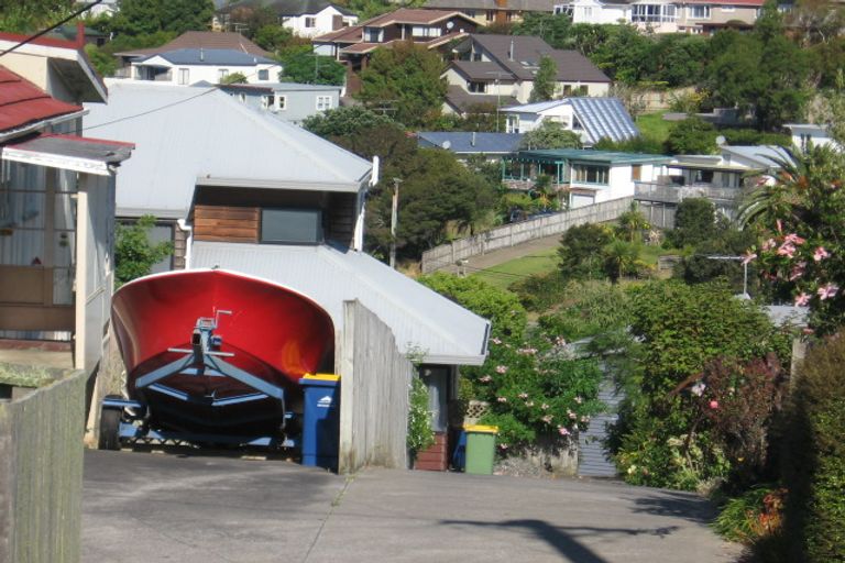 Photo of property in 1/18 Kiteroa Terrace, Rothesay Bay, Auckland, 0630