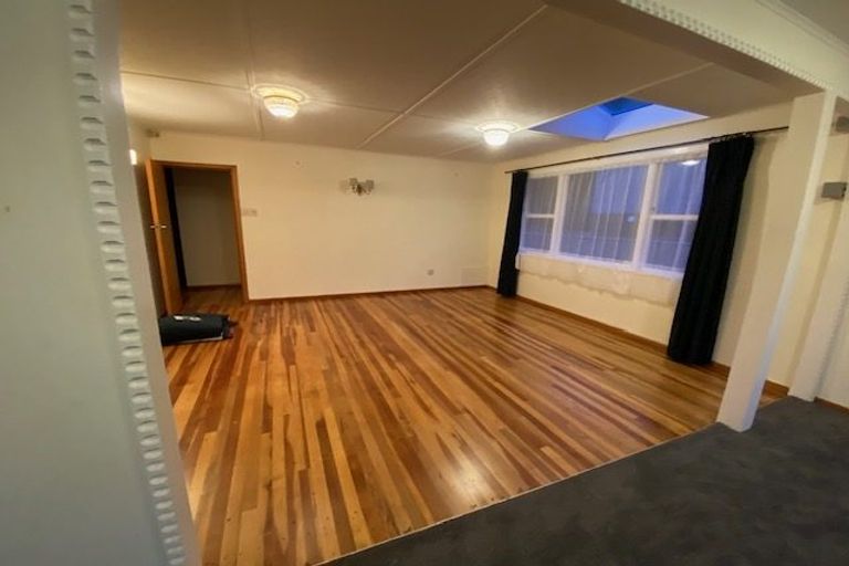 Photo of property in 121 Breaker Bay Road, Breaker Bay, Wellington, 6022