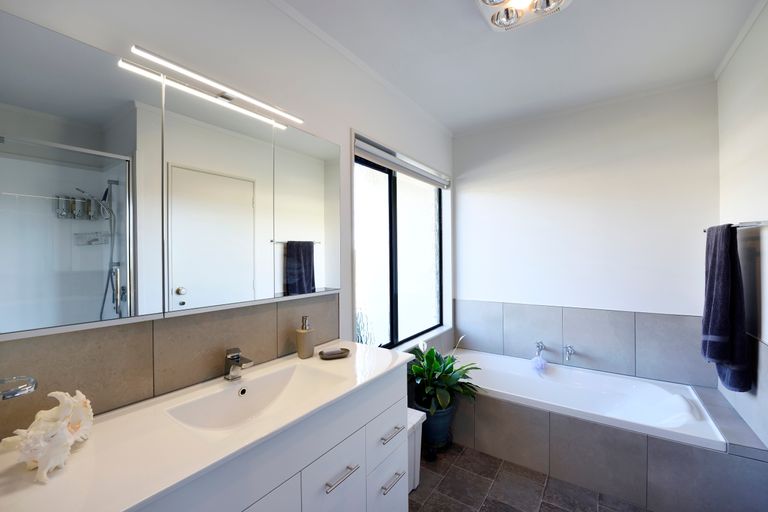 Photo of property in 327 Princes Drive, Britannia Heights, Nelson, 7010