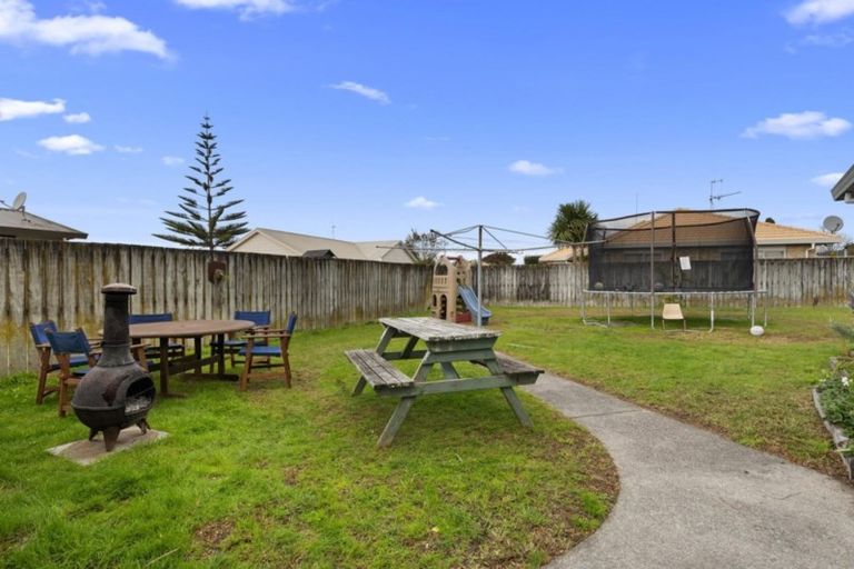 Photo of property in 16 Longstead Avenue, Papamoa Beach, Papamoa, 3118