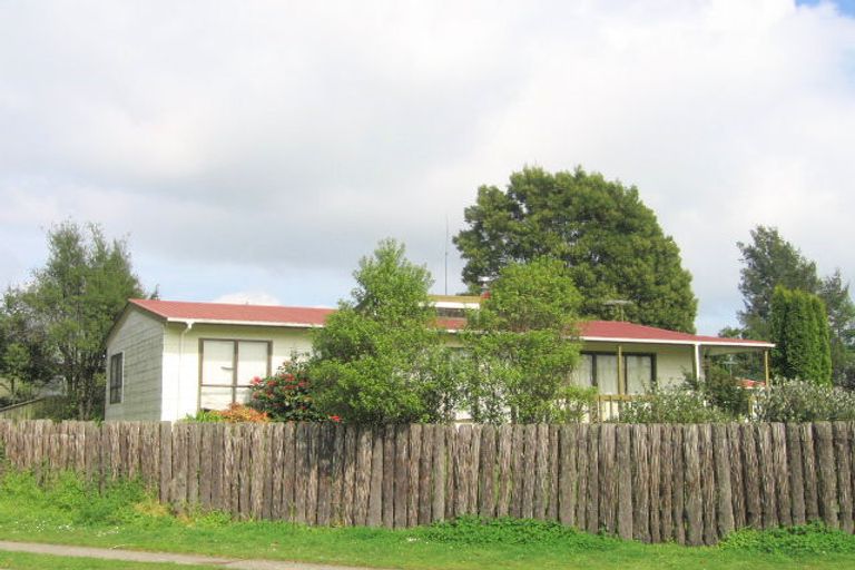 Photo of property in 10 Rewarewa Street, Owhata, Rotorua, 3010