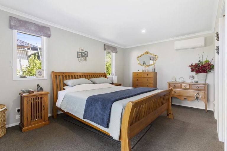 Photo of property in 43 Lakeside Terrace, Omokoroa, 3114