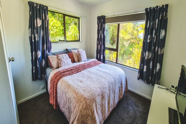 Photo of property in 14 Westhaven Drive, Tawa, Wellington, 5028