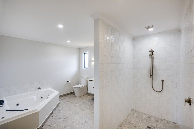 Photo of property in 8 Scarrott Road, Bay View, Napier, 4104