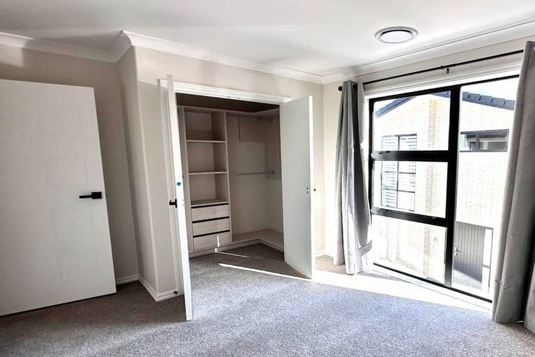 Photo of property in 17b Artesia Close, Shamrock Park, Auckland, 2016