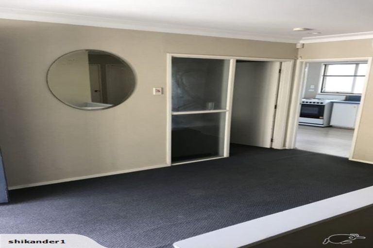 Photo of property in 16 Easton Park Parade, Glenfield, Auckland, 0629