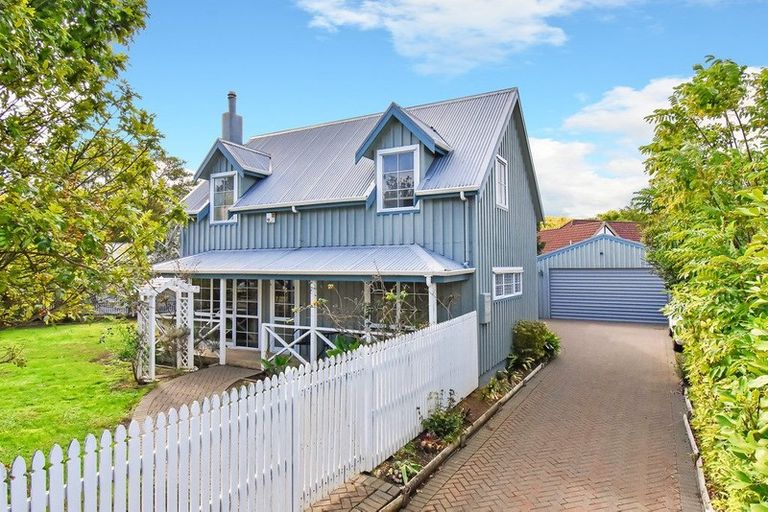 Photo of property in 1 Tington Avenue, Wattle Downs, Auckland, 2103