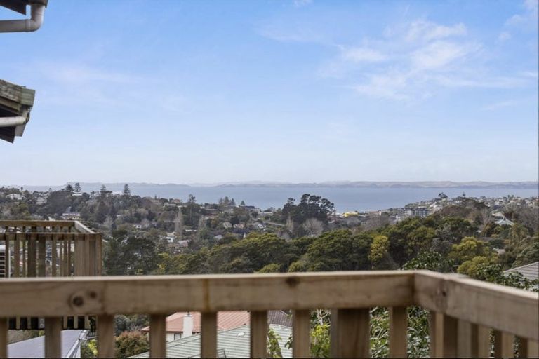 Photo of property in 1/807 East Coast Road, Northcross, Auckland, 0630