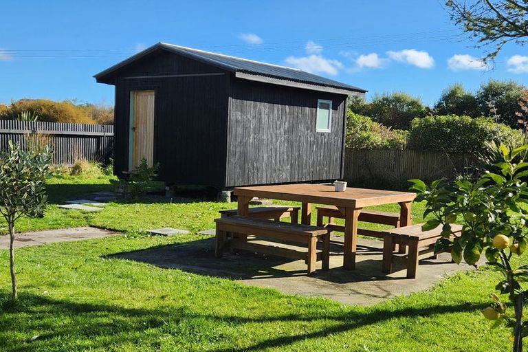 Photo of property in 25 Paekakariki Hill Road, Pauatahanui, Porirua, 5381
