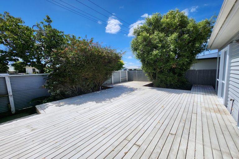 Photo of property in 15 Queen Street, Winton, 9720