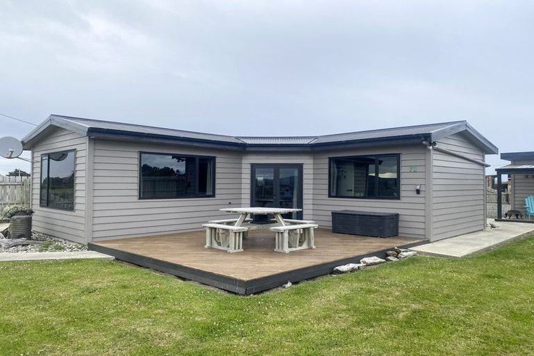 Photo of property in 71 Stafford Street, Orepuki, Riverton, 9881