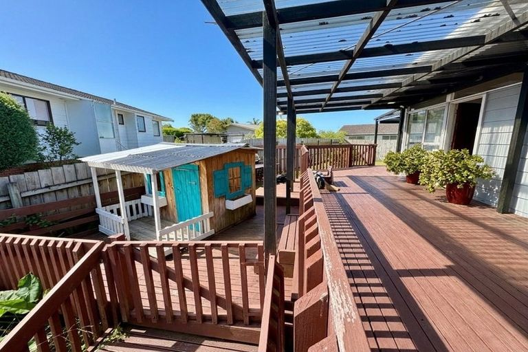 Photo of property in 49 Rosewarne Crescent, Glendene, Auckland, 0602