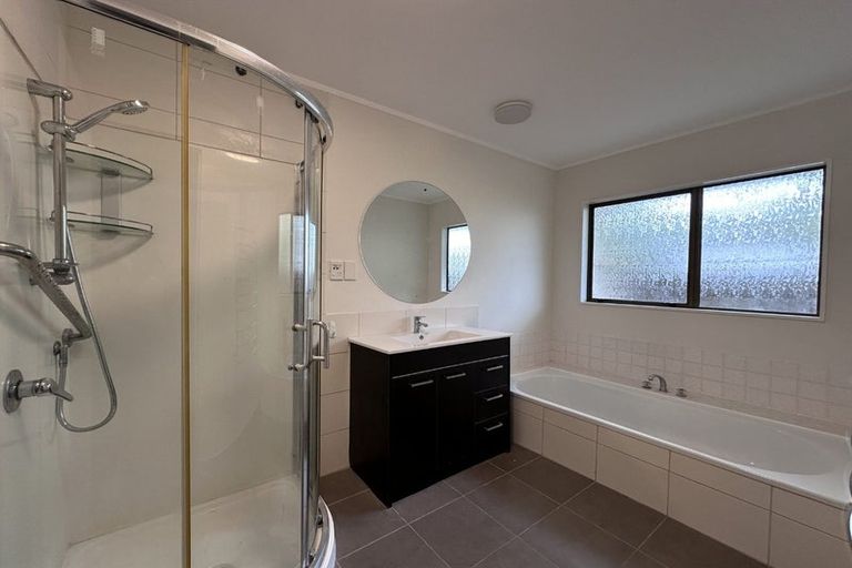 Photo of property in 1/7 Alice Avenue, Orewa, 0931