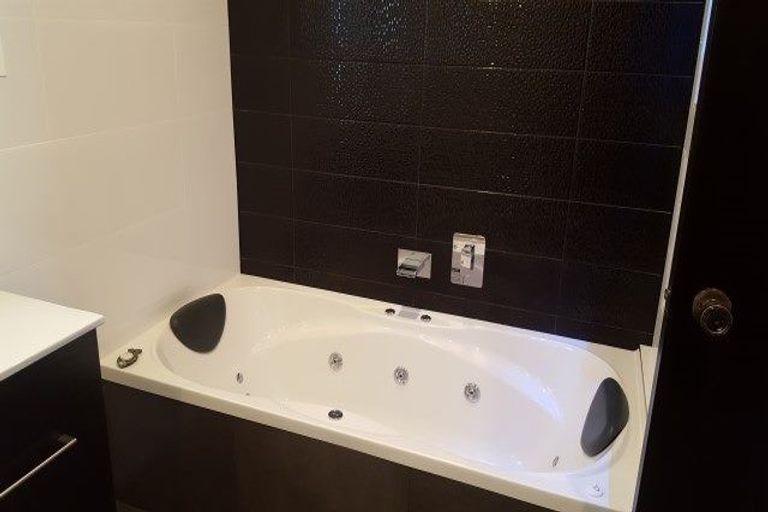 Photo of property in 10 Kilsyth Street, Karori, Wellington, 6012