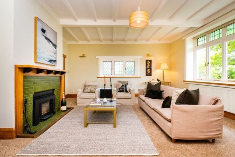 Photo of property in 28 Fitzroy Road, Bluff Hill, Napier, 4110