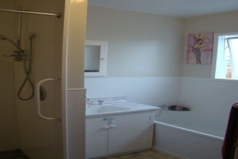 Photo of property in 2/23 Glenside Avenue, Ilam, Christchurch, 8041