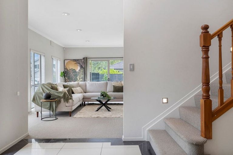 Photo of property in 17 Miromiro Street, Greenhithe, Auckland, 0632