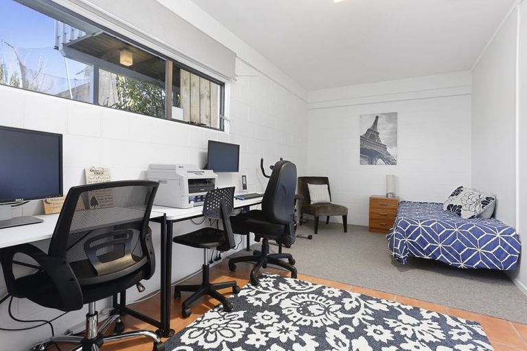 Photo of property in 2/5 Manaia Place, Mairangi Bay, Auckland, 0630