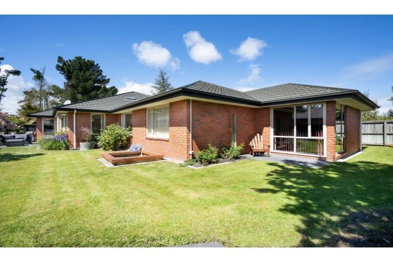 Photo of property in 92 Milns Road, Halswell, Christchurch, 8025