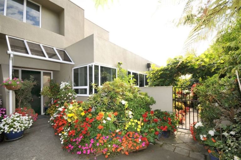 Photo of property in 1 Thurlestone Place, Burnside, Christchurch, 8053