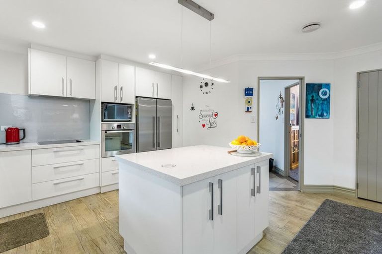 Photo of property in 53 Chesterfield Way, Orewa, 0931