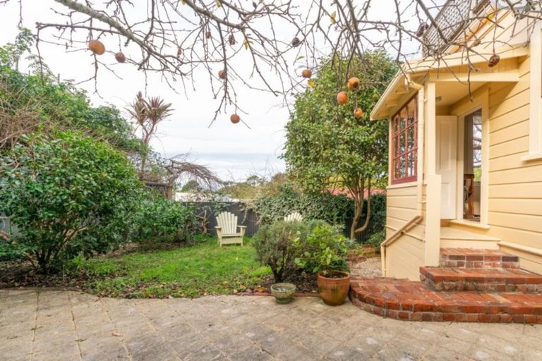 Photo of property in 16 Saint Mary Street, Thorndon, Wellington, 6011