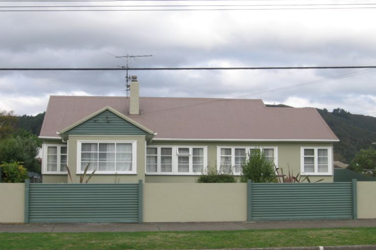 Photo of property in 138 Reynolds Street, Taita, Lower Hutt, 5011