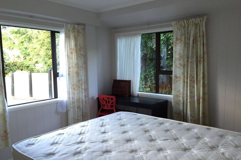 Photo of property in 14 Sandiacre Way, Browns Bay, Auckland, 0630