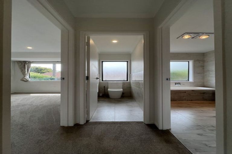 Photo of property in 16 Loloma Drive, Half Moon Bay, Auckland, 2012