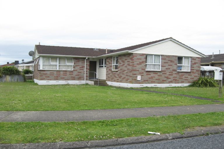 Photo of property in 36 Idlewild Avenue, Mangere, Auckland, 2022