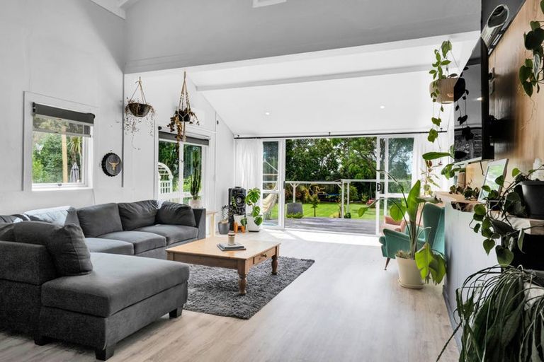 Photo of property in 330 Kelly Road, Lepperton, New Plymouth, 4373