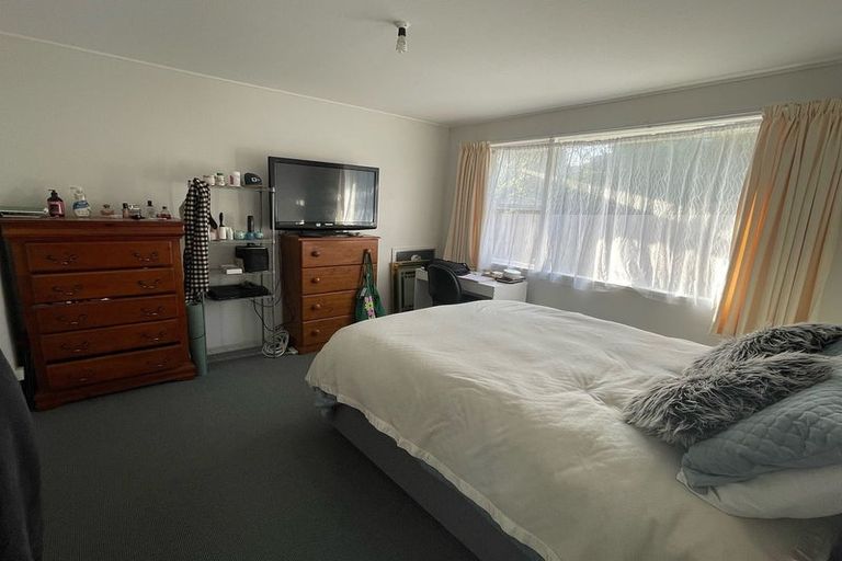 Photo of property in 34 Duchess Place, Maupuia, Wellington, 6022