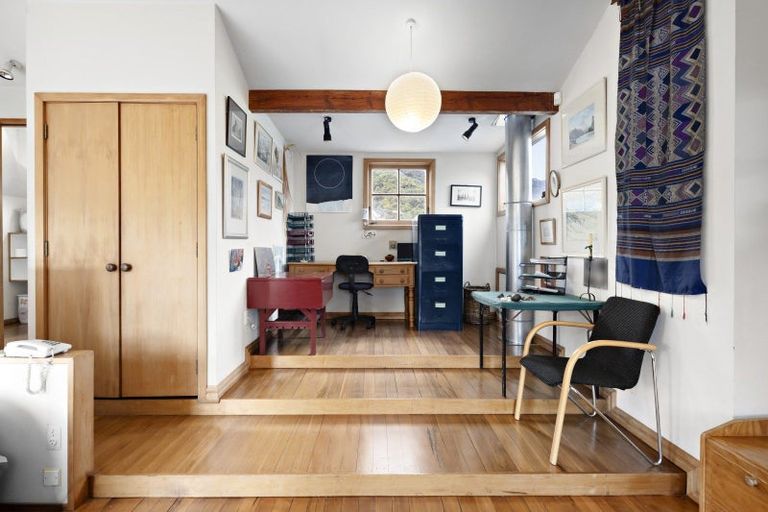 Photo of property in 157 Marine Parade, Eastbourne, Lower Hutt, 5013