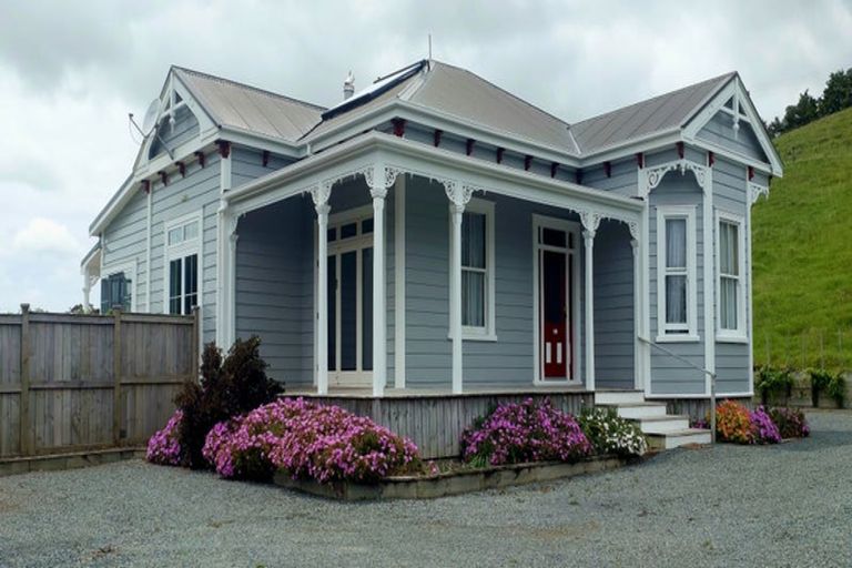 Photo of property in 56 Bellevue Way, Otaika, 0170