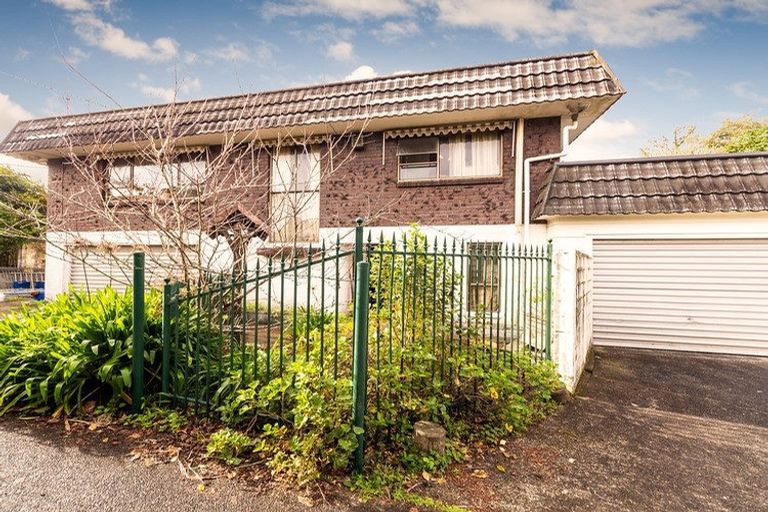 Photo of property in 1/246 Beach Road, Campbells Bay, Auckland, 0630