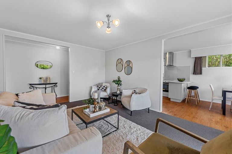 Photo of property in 2/4 Larne Avenue, Pakuranga Heights, Auckland, 2010