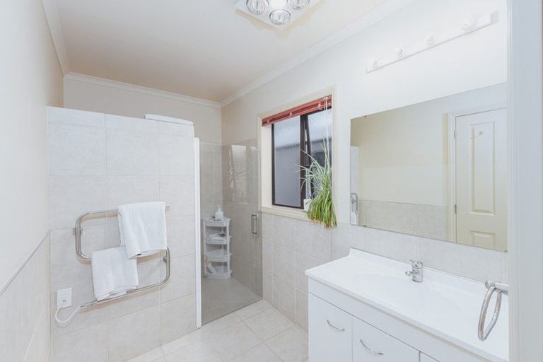 Photo of property in 73 Saint James Drive, Huntington, Hamilton, 3210