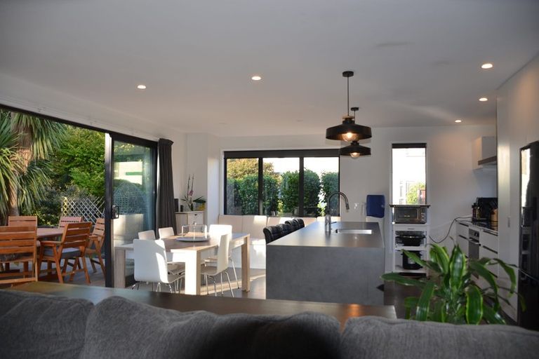 Photo of property in 32a Aubrey Street, New Plymouth, 4310